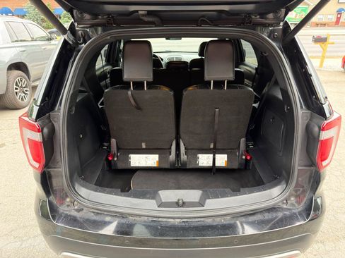 Used 2017 Ford Explorer XLT w/ Equipment Group 202A AWD/4WD image 14