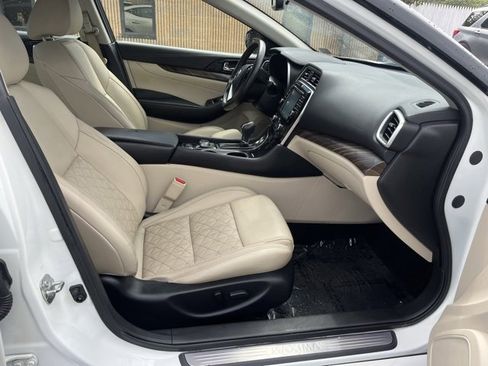Used 2018 Nissan Maxima Platinum w/ Interior Lighting Package image 12