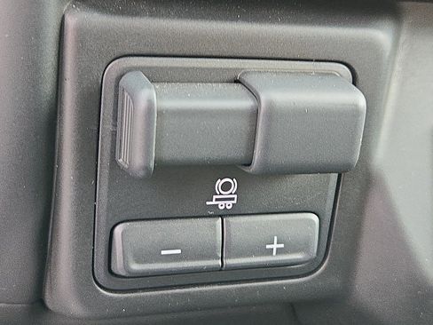 Used 2022 Chevrolet Silverado 1500 LTZ image 24