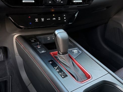 Used 2025 Nissan Kicks SR image 21