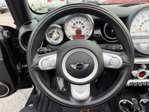 Used 2009 MINI Cooper Convertible FWD image 17