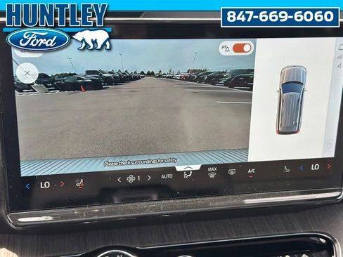 Used 2025 Ford Expedition Platinum w/ Platinum Ultimate Package AWD/4WD image 29