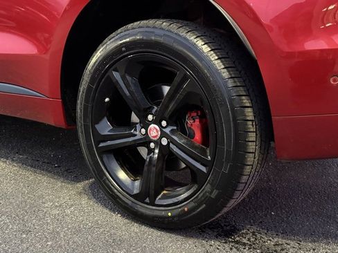 Used 2019 Jaguar F-PACE S image 23