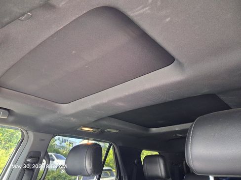 Used 2017 Ford Explorer XLT w/ Equipment Group 202A AWD/4WD image 19