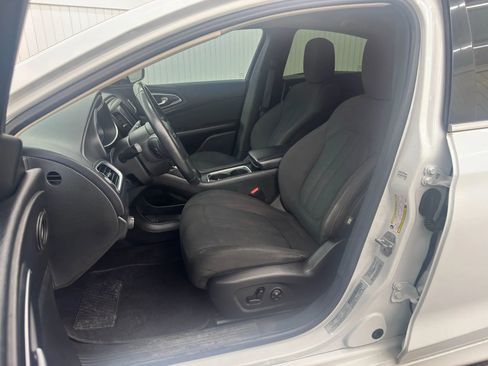 Used 2015 Chrysler 200 Limited w/ Convenience Group image 15