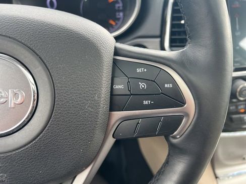 Used 2019 Jeep Grand Cherokee Limited w/ Luxury Group II image 11