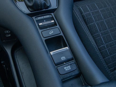 Used 2024 Honda HR-V LX image 20