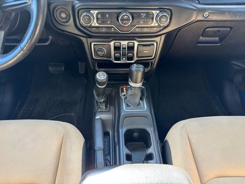 Used 2019 Jeep Wrangler Unlimited Sport AWD/4WD image 26
