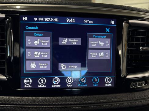 Used 2018 Chrysler Pacifica Limited image 19