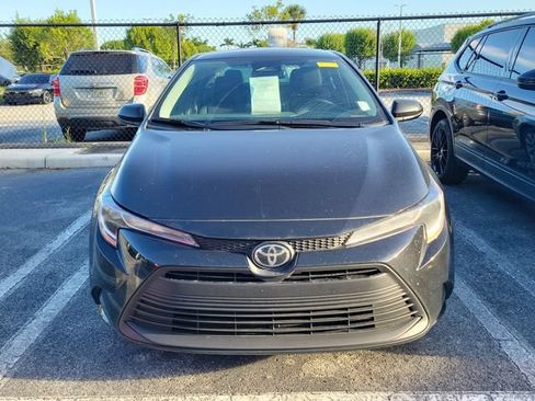Used 2026 Toyota Corolla LE FWD image 2