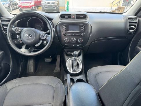 Used 2016 Kia Soul + FWD image 16