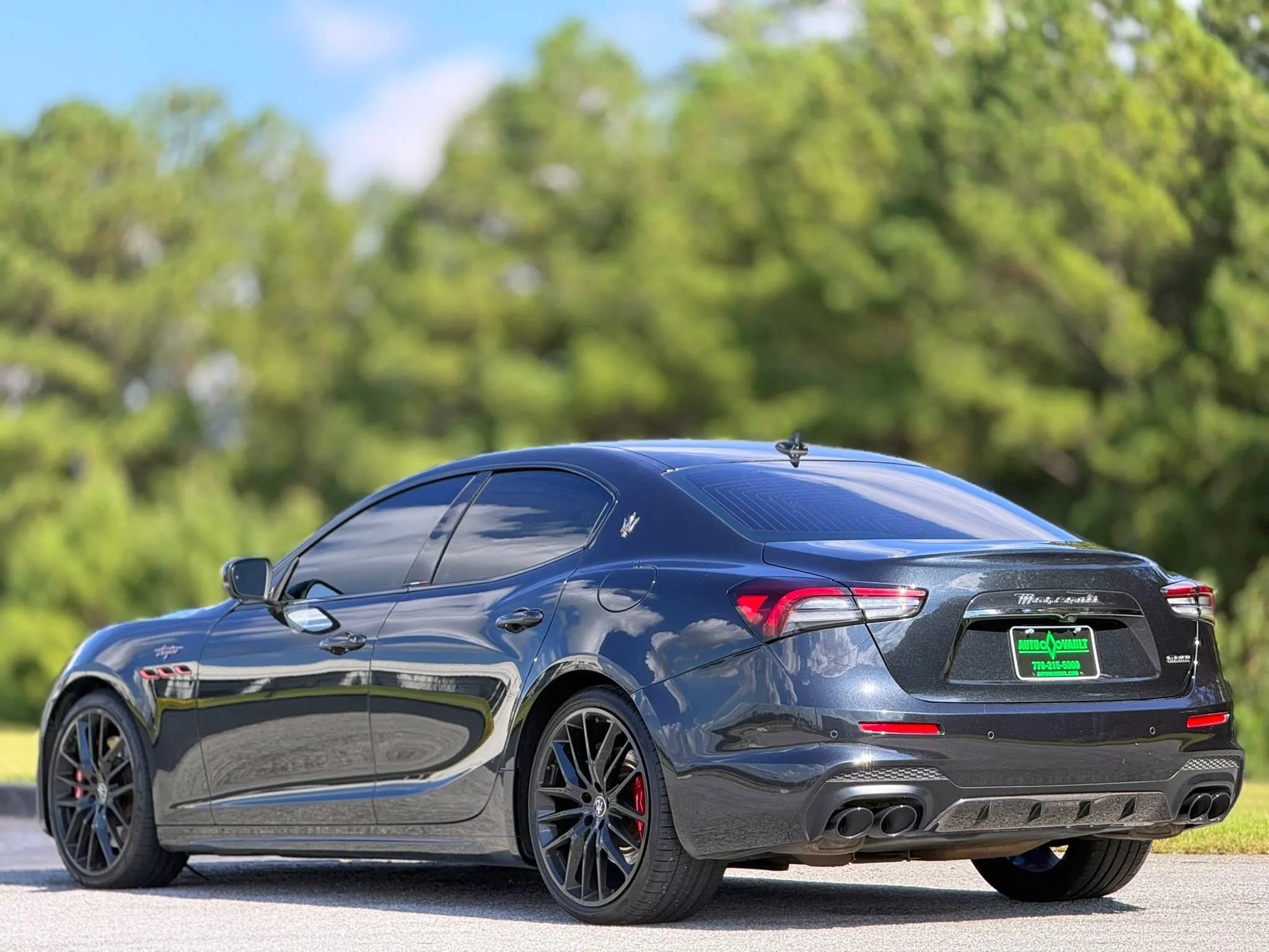 Used 2022 Maserati Ghibli Trofeo RWD image 12