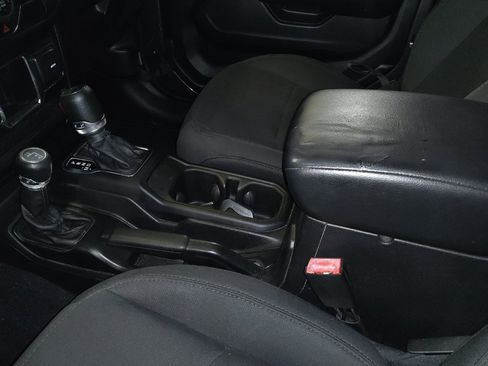 Used 2019 Jeep Wrangler Sport image 26