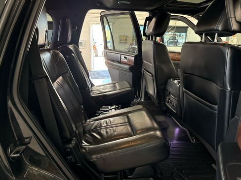 Used 2015 Lincoln Navigator 4WD image 50