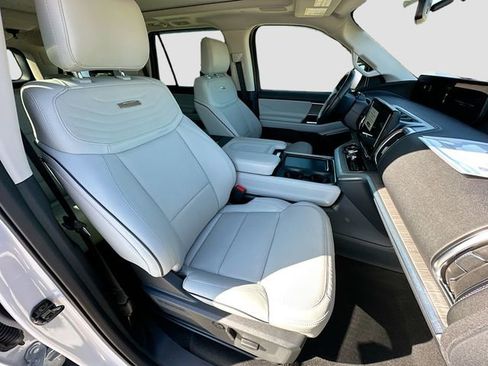 Certified 2025 Ford Expedition Max Platinum w/ Platinum Ultimate Package image 28