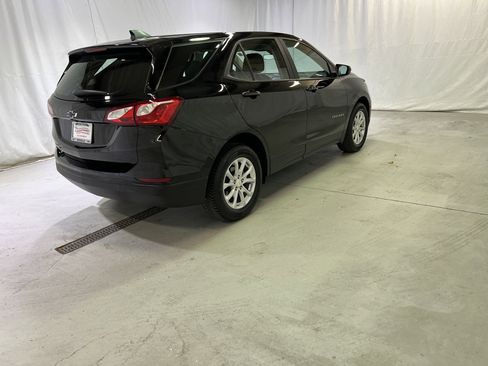 Used 2020 Chevrolet Equinox LS image 11