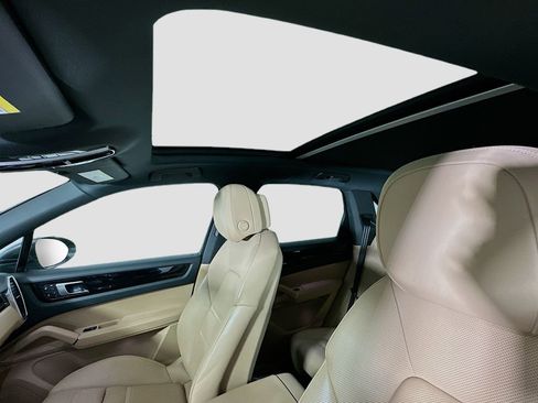 Certified 2023 Porsche Cayenne AWD/4WD image 14