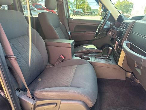 Used 2012 Jeep Liberty Sport w/ Popular Equipment Group RWD image 18