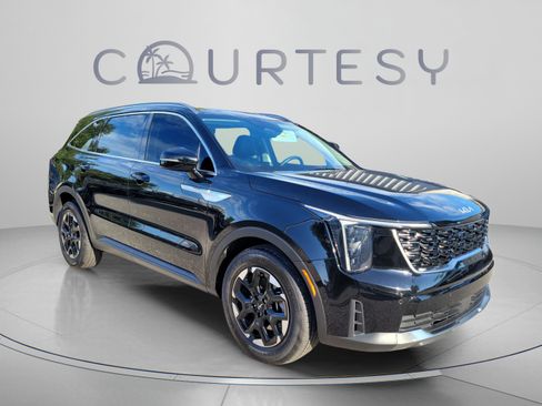 Certified 2025 Kia Sorento S w/ Panoramic Sunroof Package FWD image 5