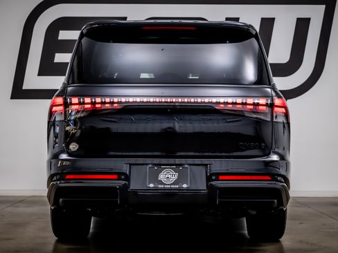 Used 2025 INFINITI QX80 Sensory AWD/4WD image 11