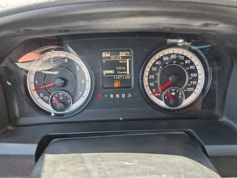 Used 2020 RAM 1500 Classic SLT AWD/4WD image 12