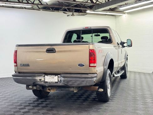 Used 2006 Ford F250 XLT image 2