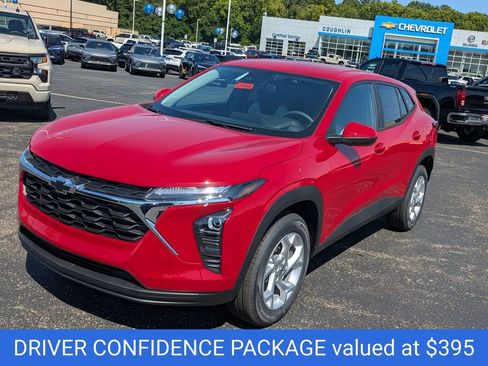 New 2026 Chevrolet Trax LS w/ LS Convenience Package FWD image 3