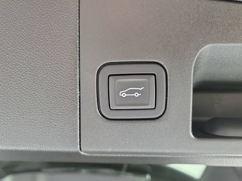 Certified 2024 Cadillac XT5 Premium Luxury w/ Technology Package FWD image 8