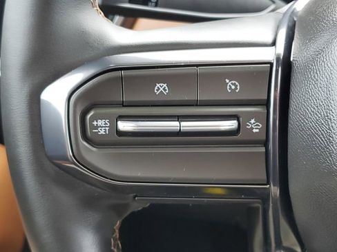 Certified 2026 GMC Canyon AT4 w/ Technology Plus Package AWD/4WD image 14