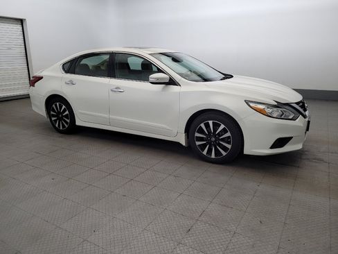 Used 2018 Nissan Altima 2.5 SV w/ 2.5 SV Technology Package FWD image 11