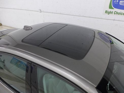 Used 2020 Volvo S60 T5 Momentum image 12