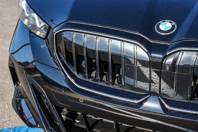 Used 2024 BMW 530i w/ M Sport Package RWD image 11