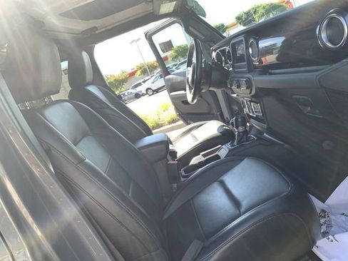 Used 2021 Jeep Wrangler Unlimited Sahara AWD/4WD image 14