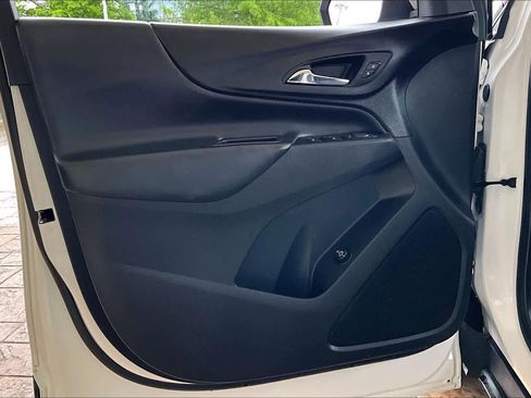 Used 2021 Chevrolet Equinox LT image 20