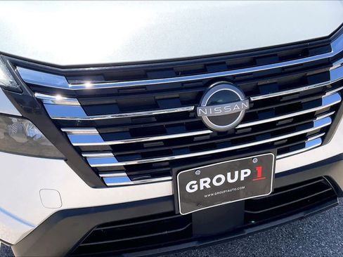 Used 2025 Nissan Rogue SV FWD image 28