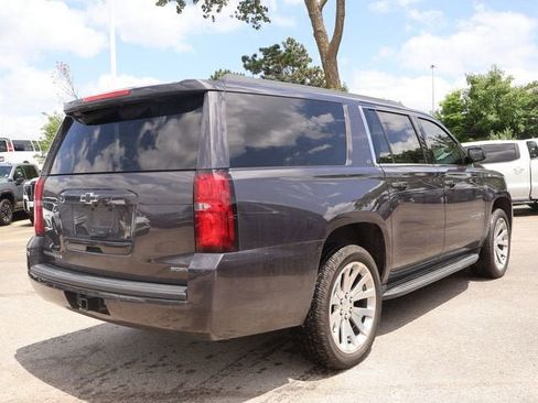 Used 2017 Chevrolet Suburban LT AWD/4WD image 8