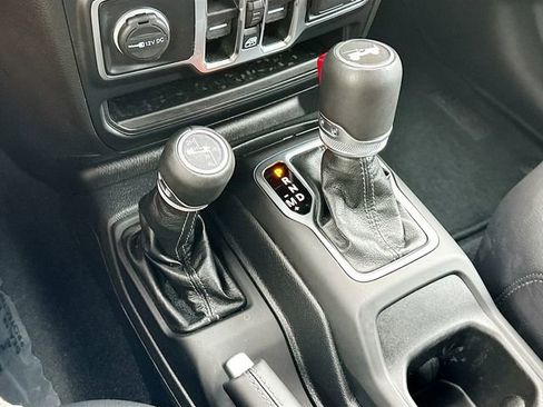 Used 2024 Jeep Wrangler Sahara image 16