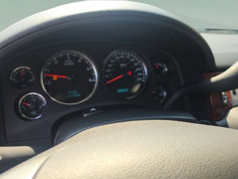 Used 2014 Chevrolet Tahoe LT RWD image 16