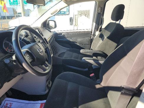 Used 2016 Dodge Grand Caravan SE w/ Quick Order Package 29E SE FWD image 12