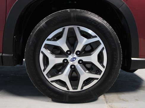 Used 2023 Subaru Forester Premium image 40