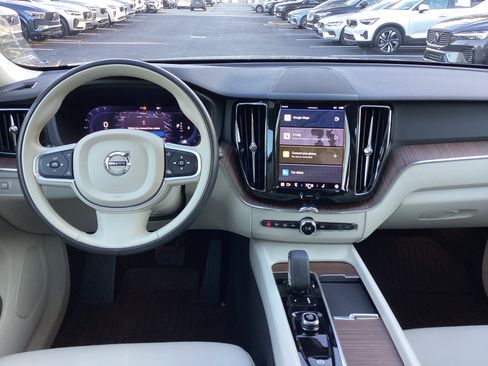 Certified 2022 Volvo XC60 B5 Momentum w/ Climate Package image 30
