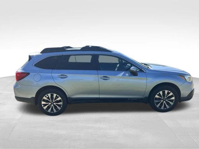 Used 2017 Subaru Outback 2.5i Limited AWD/4WD image 2
