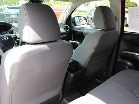 Certified 2021 Toyota Tacoma SR5 RWD image 35