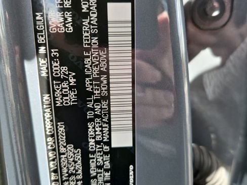 Used 2023 Volvo XC40 B4 Plus w/ Driver Assist Package FWD image 11