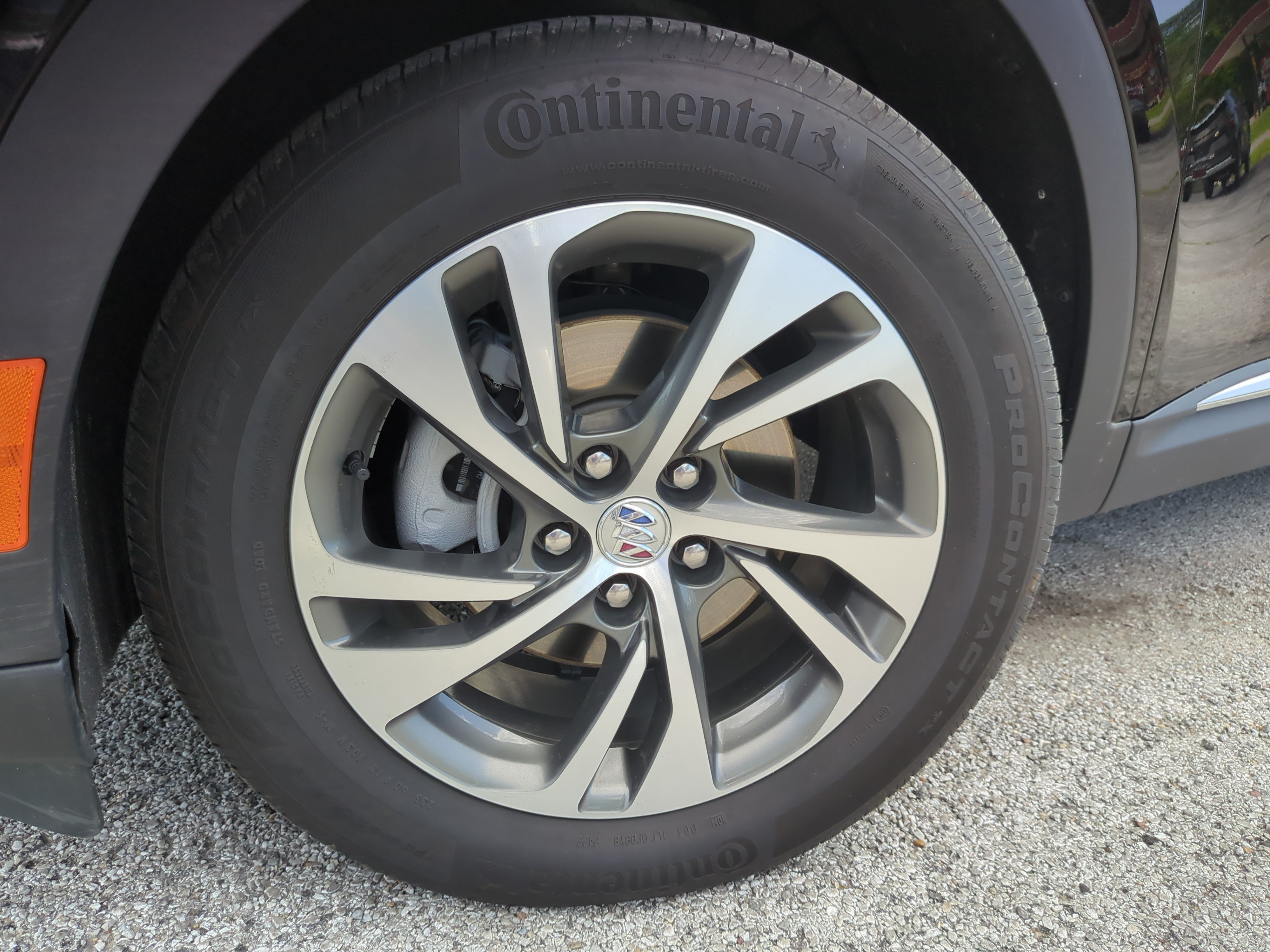 Used 2022 Buick Envision Essence w/ Safety Package FWD image 4