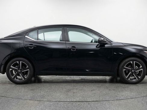 Used 2025 Nissan Sentra SV image 9