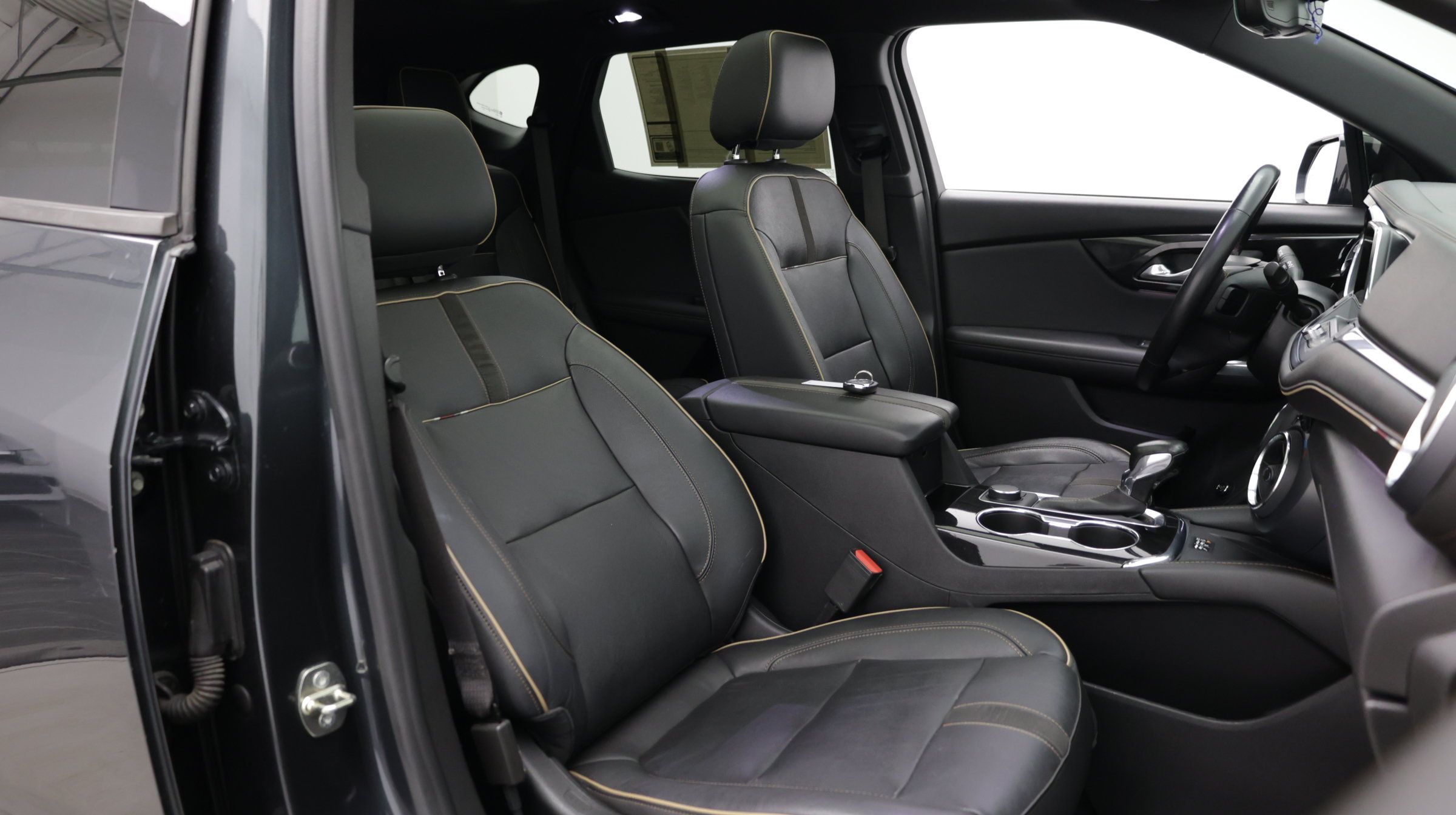 Used 2019 Chevrolet Blazer Premier w/ Sun and Wheels Package FWD image 44