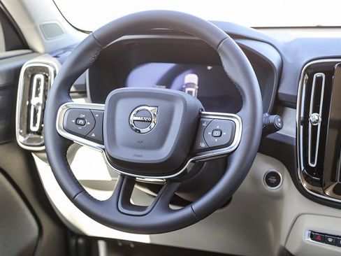 New 2026 Volvo XC40 B5 Plus w/ Protection Package Premier AWD/4WD image 15