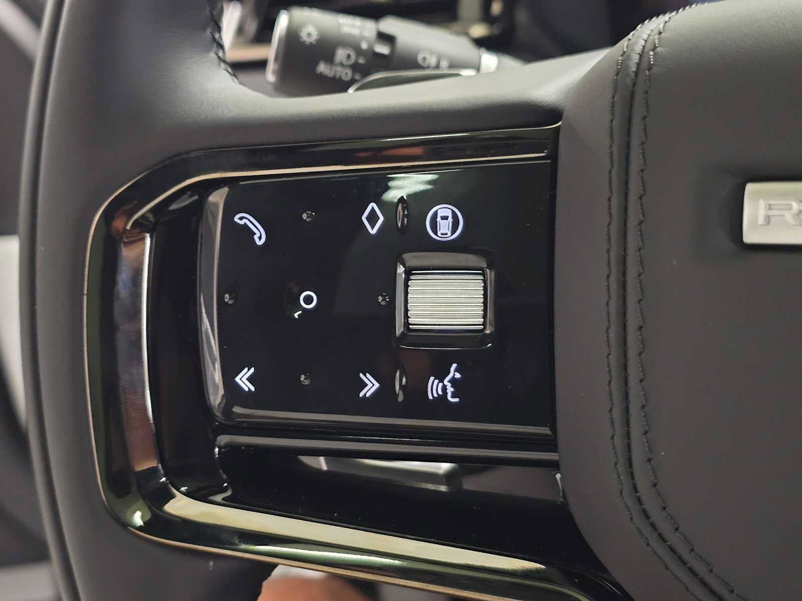 New 2026 Land Rover Range Rover Velar S AWD/4WD image 32