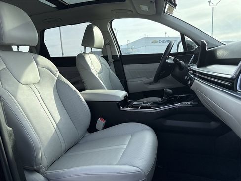 Used 2025 Kia Sorento SX image 27